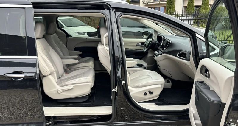 Chrysler Pacifica cena 199998 przebieg: 29437, rok produkcji 2021 z Bardo małe 781